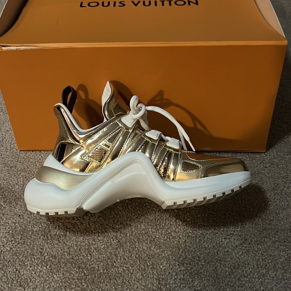 Authentic Louis Vuitton Archlight - image 6